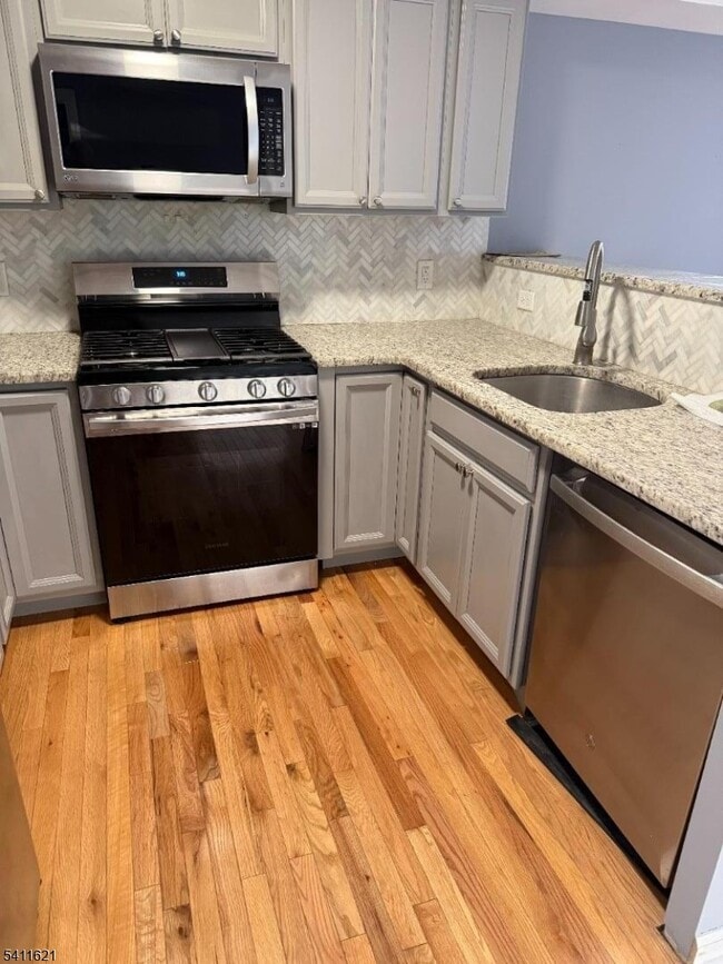 87 Royal in Hawthorne, NJ - Building Photo - Building Photo