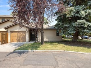 1712 W Olive St in Bozeman, MT - Building Photo - Building Photo