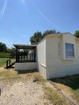 1620 E Reno Rd in Azle, TX - Building Photo
