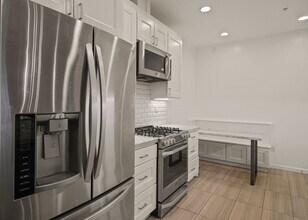 930 N Doheny Dr in West Hollywood, CA - Building Photo - Building Photo
