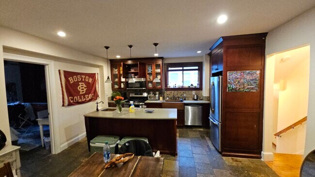 44 Greycliff Rd, Unit #2 in Brighton, MA - Building Photo - Building Photo