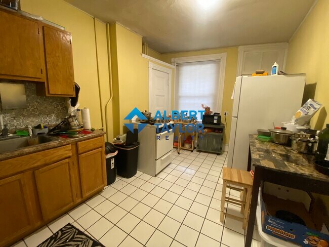 13 Perry St, Unit 1