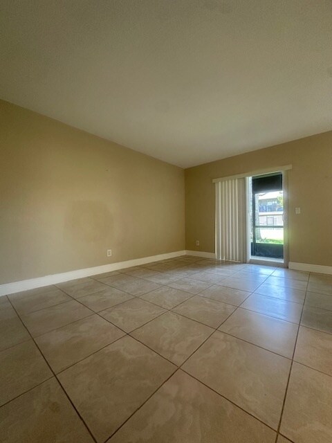 9910 Turf Way in Orlando, FL - Building Photo - Building Photo