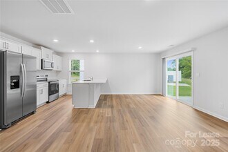 5150 Hyrule Dr in Charlotte, NC - Building Photo - Building Photo