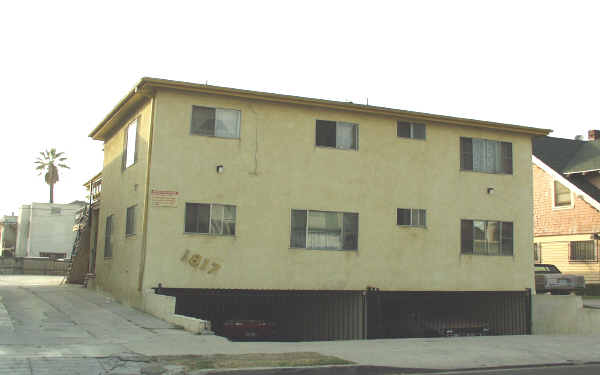 1817 S Harvard Blvd in Los Angeles, CA - Building Photo