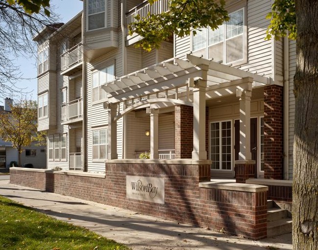 Wilson Bay in Madison, WI - Foto de edificio - Building Photo