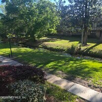 8205 Kensington Square in Jacksonville, FL - Building Photo