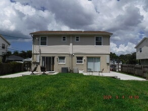 2138 19th Ave SW in Largo, FL - Building Photo - Building Photo