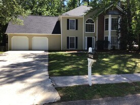 3255 Dogwood Dr in Powder Springs, GA - Building Photo