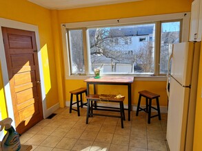 14 Bellevue Ave, Unit 14 B Bellevue Ave in Gloucester, MA - Building Photo - Building Photo