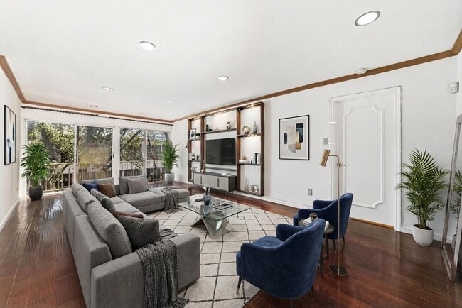 5050 Ambassador Way in Houston, TX - Building Photo - Building Photo