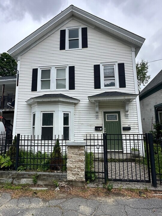 144 High St in Fitchburg, MA - Building Photo
