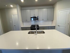 2616 Gateway Ave in Corinth, TX - Building Photo - Building Photo