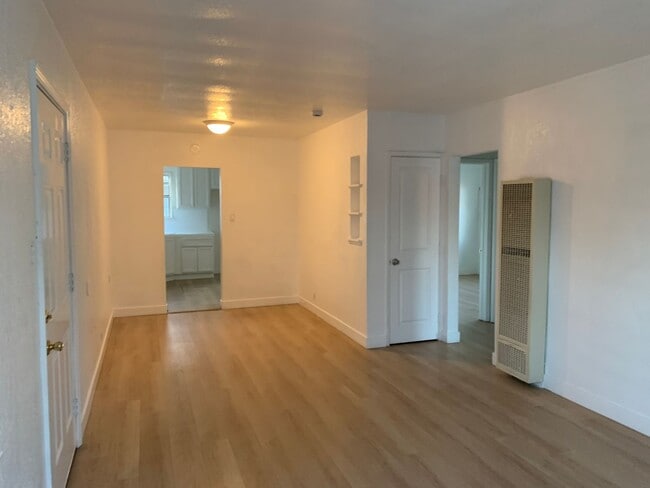 701-705 W Pomona Blvd in Monterey Park, CA - Building Photo - Building Photo