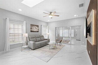 5730 Parkview Lake Dr in Orlando, FL - Building Photo - Building Photo
