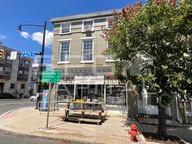 2 E King St in Littlestown, PA - Building Photo