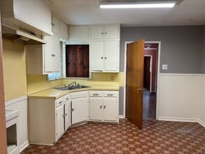 1814 Elizabeth Ave, Unit # A in Wichita Falls, TX - Building Photo - Building Photo