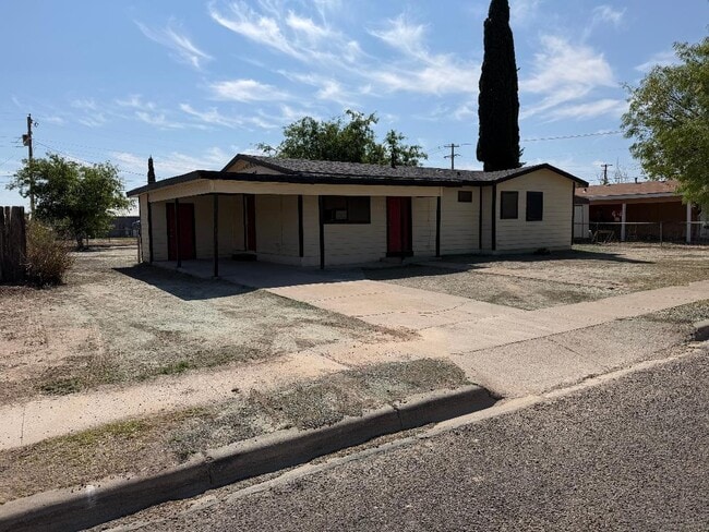 property at 1302 N Missouri St