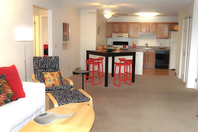 Sugar Hill in Brunswick, NY - Foto de edificio - Building Photo