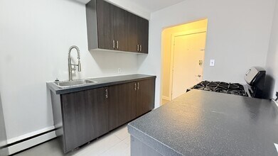 23 McClary Ave in London, ON - Building Photo - Building Photo