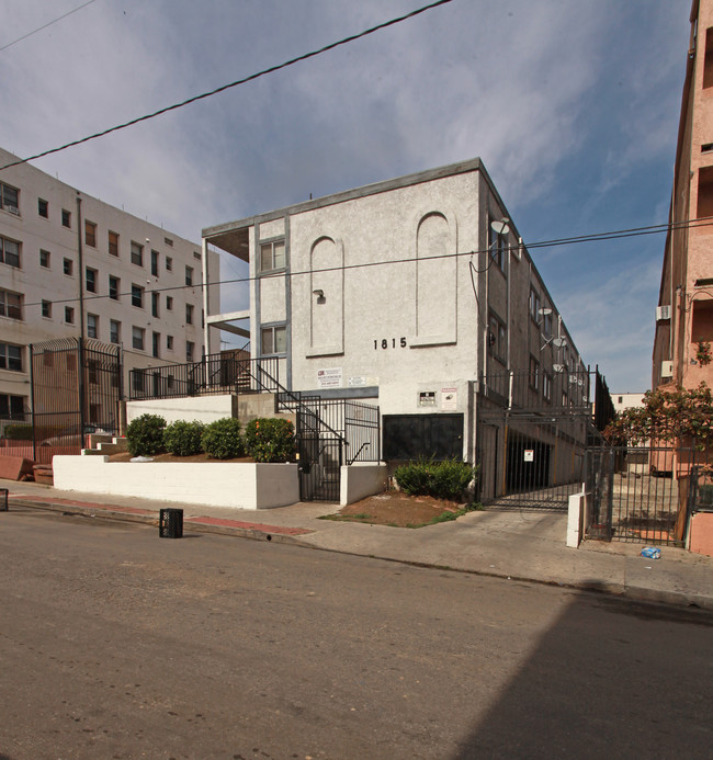 1815 W 5th St in Los Angeles, CA - Foto de edificio - Building Photo