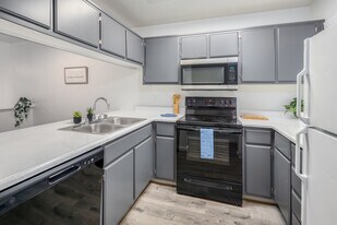 Bridge Street Commons in Yuba City, CA - Building Photo