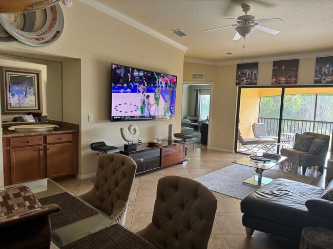 9844 Venezia Cir, Unit unit 721 in Naples, FL - Building Photo - Building Photo