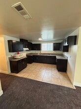 632 W 94th St in Los Angeles, CA - Building Photo - Building Photo