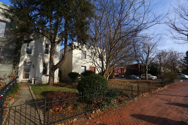 1126 S Carolina Ave SE in Washington, DC - Building Photo - Building Photo