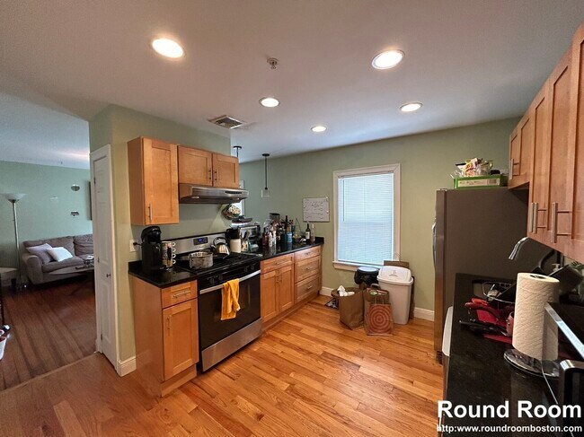 171 Walnut St, Unit 5 in Somerville, MA - Building Photo - Building Photo