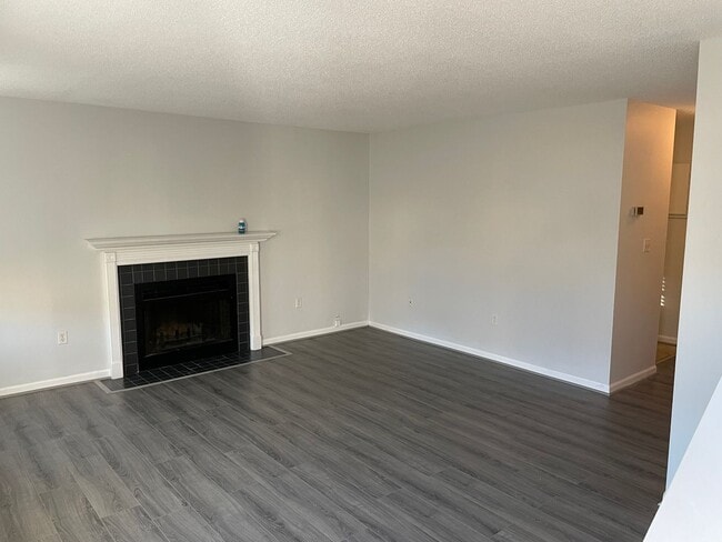 1101 Hulon Ln in West Columbia, SC - Building Photo - Building Photo