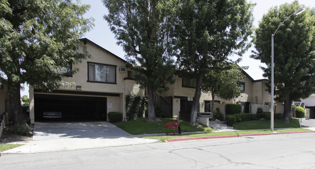 918 Apartments in Anaheim, CA - Building Photo - Building Photo