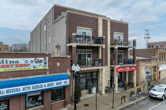 4880 N Clark St in Chicago, IL - Building Photo - Building Photo