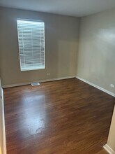 550 Conservatory Ln in Aurora, IL - Building Photo - Building Photo