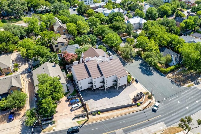 property at 1500 Woodlawn Blvd