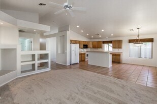 602 W Mirage Loop in Casa Grande, AZ - Building Photo