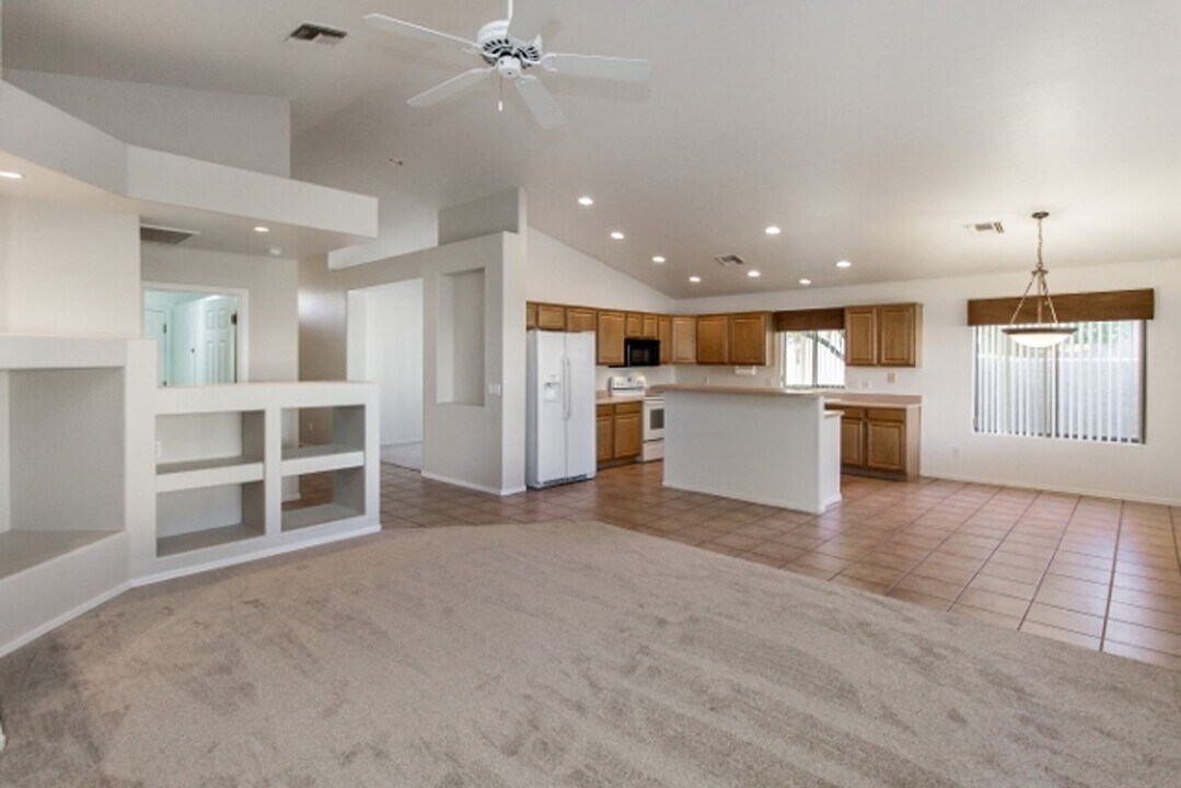 602 W Mirage Loop in Casa Grande, AZ - Building Photo
