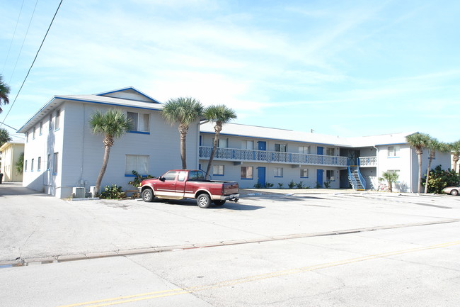 2525 N Oleander Ave in Daytona Beach, FL - Building Photo - Building Photo