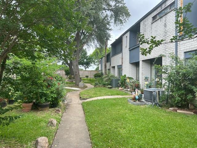 9009 Imogene St in Houston, TX - Foto de edificio - Building Photo