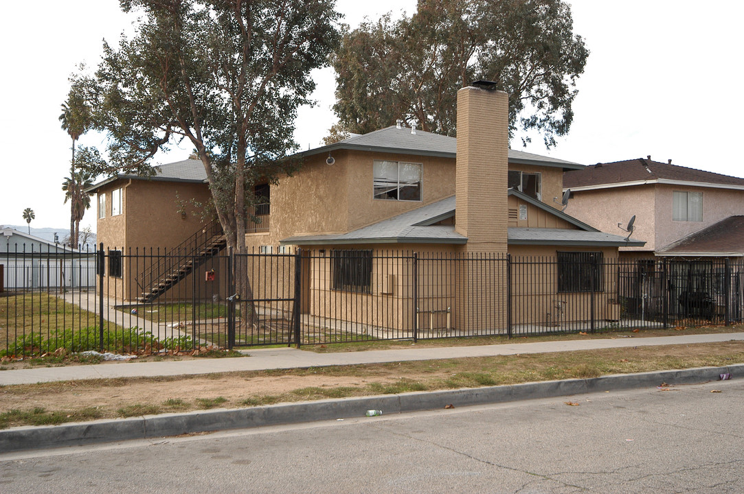 2119 E 19th St in San Bernardino, CA - Building Photo