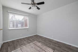Station Square Apartments in Atlanta, GA - Building Photo - Interior Photo