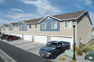 Herriman Townhomes - FC in Herriman, UT - Building Photo - Building Photo