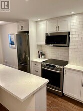 88 Charles St E in Toronto, ON - Building Photo - Building Photo