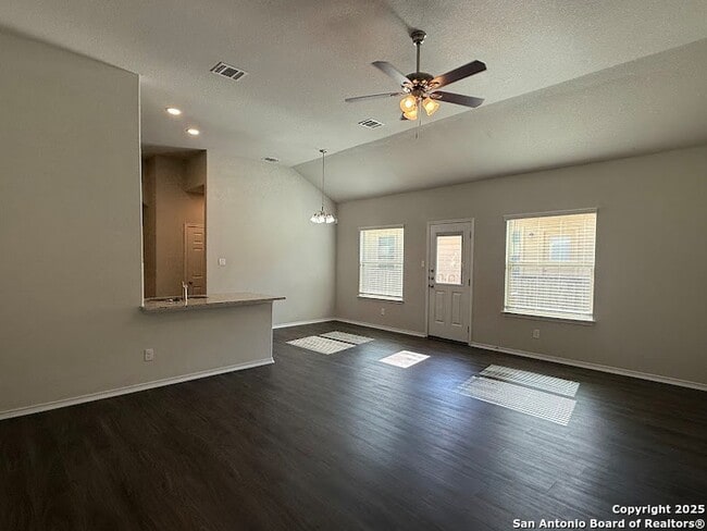 9224 Groff Lndg in Converse, TX - Building Photo - Building Photo
