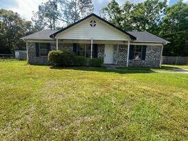 111 Bass Rd in Allenhurst, GA - Building Photo