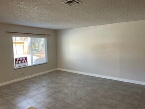 13755 Caminito Vizzini in San Diego, CA - Building Photo - Building Photo