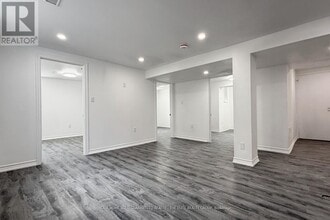 25 Buchanan Rd in St Catharines, ON - Building Photo - Building Photo