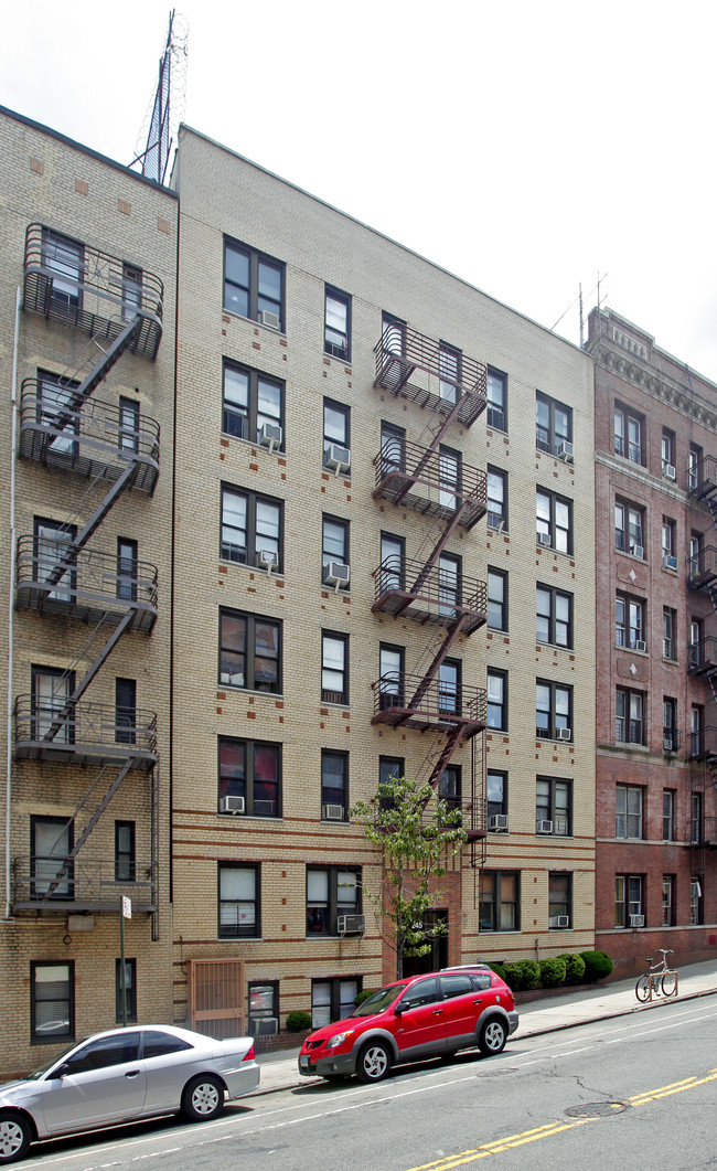 245 Seaman Ave in New York, NY - Building Photo - Building Photo