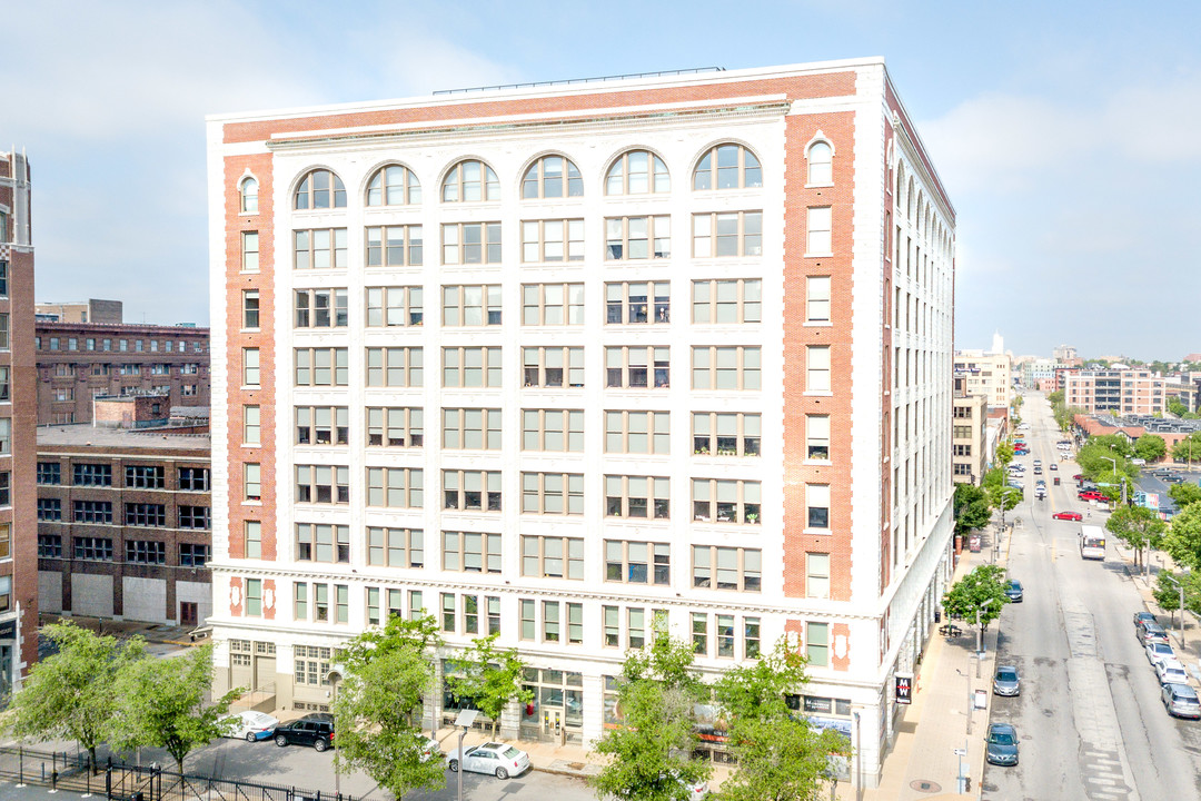 Monogram on Washington in St. Louis, MO - Building Photo