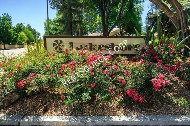 24411 Trevino Dr in Santa Clarita, CA - Building Photo - Building Photo
